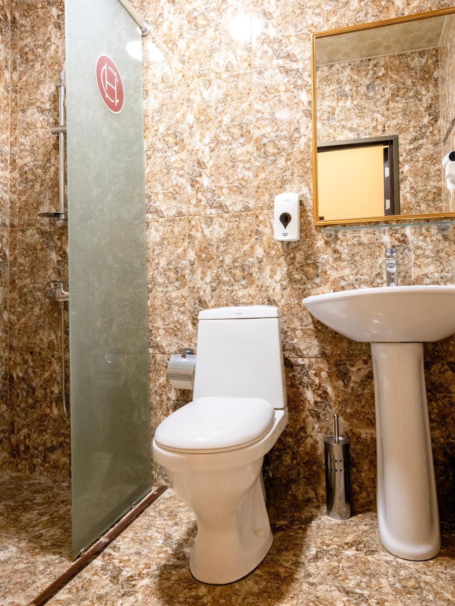 Comfort Hotel Yerevan Exterior foto