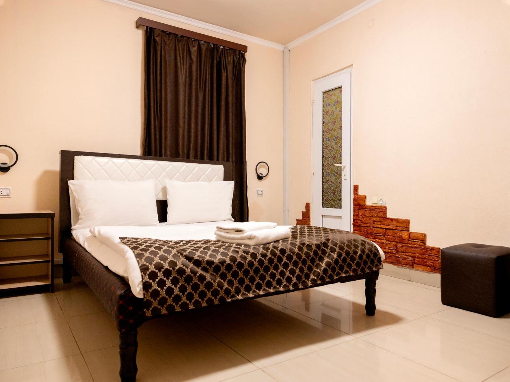 Comfort Hotel Yerevan Exterior foto
