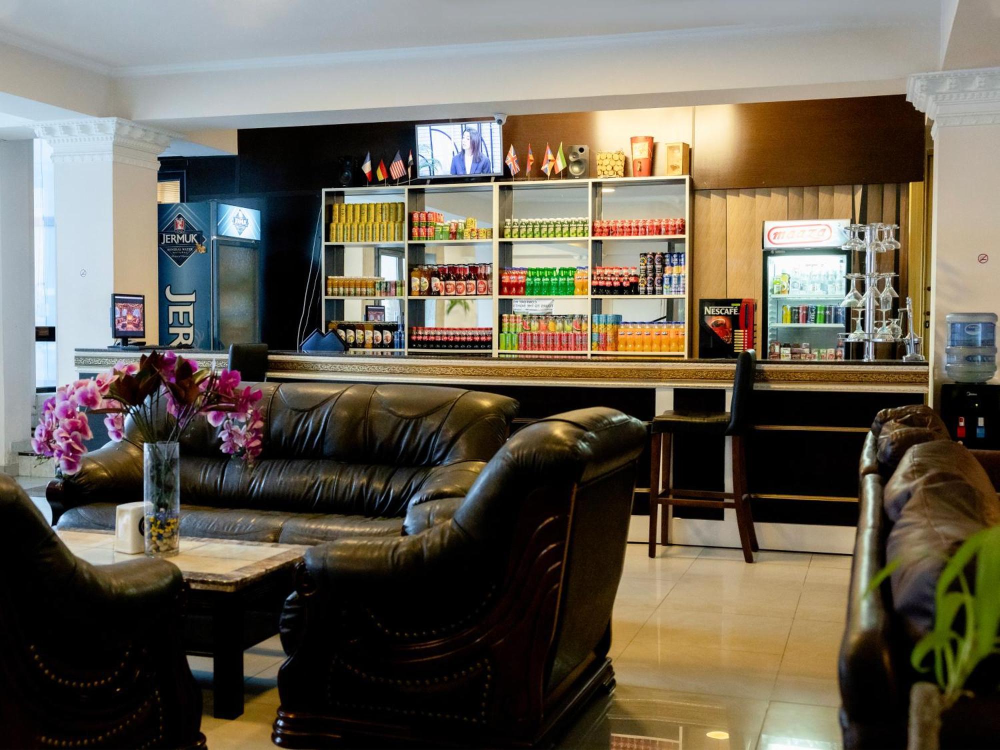 Comfort Hotel Yerevan Exterior foto
