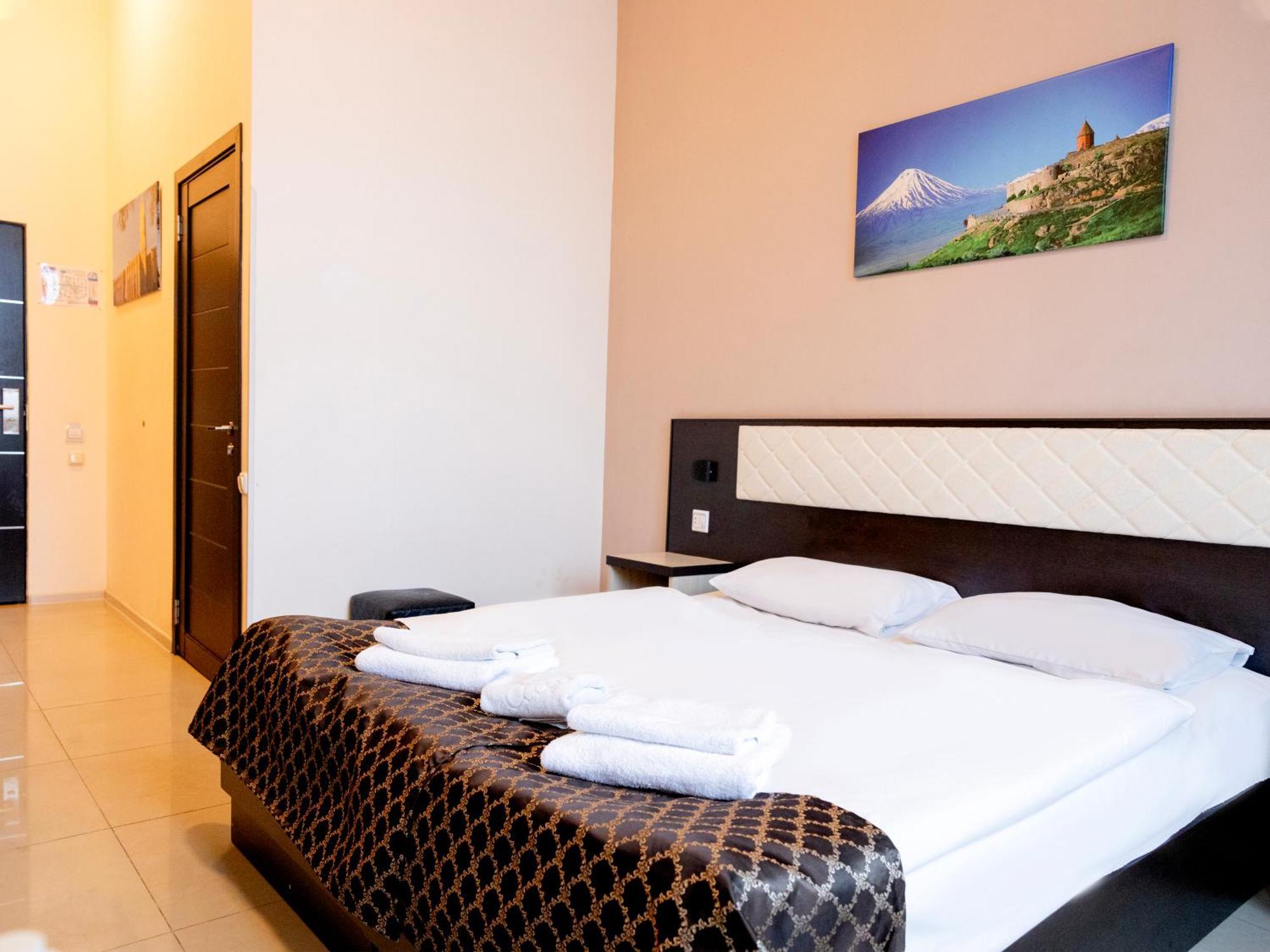 Comfort Hotel Yerevan Exterior foto