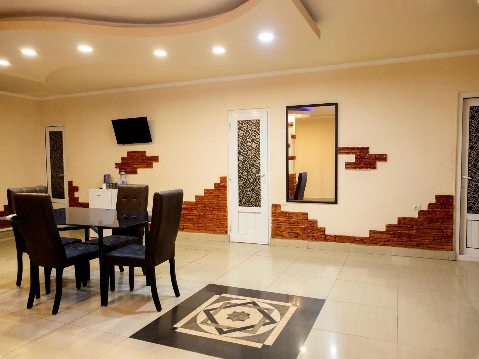 Comfort Hotel Yerevan Exterior foto